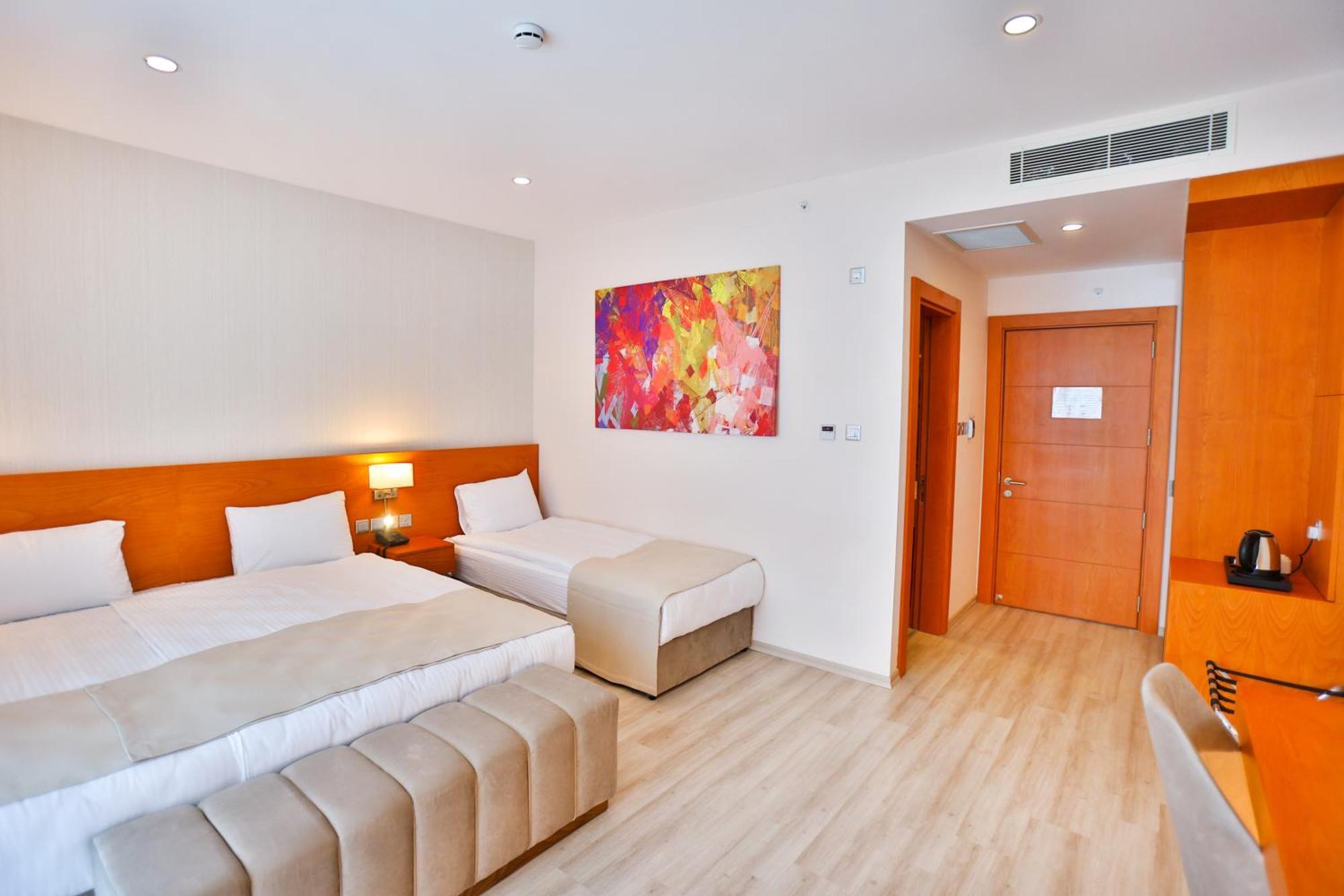 Caddem Inn Hotel ฟามากุสต้า ภายนอก รูปภาพ