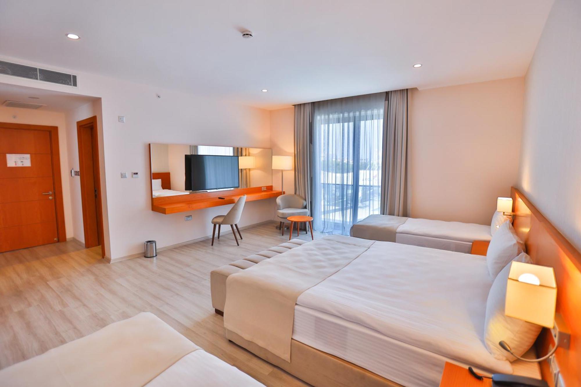 Caddem Inn Hotel ฟามากุสต้า ภายนอก รูปภาพ