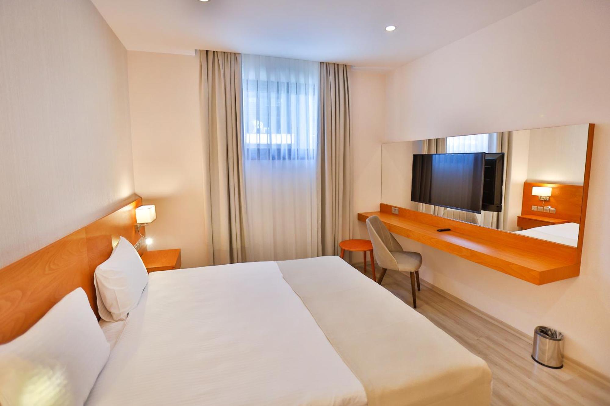 Caddem Inn Hotel ฟามากุสต้า ภายนอก รูปภาพ